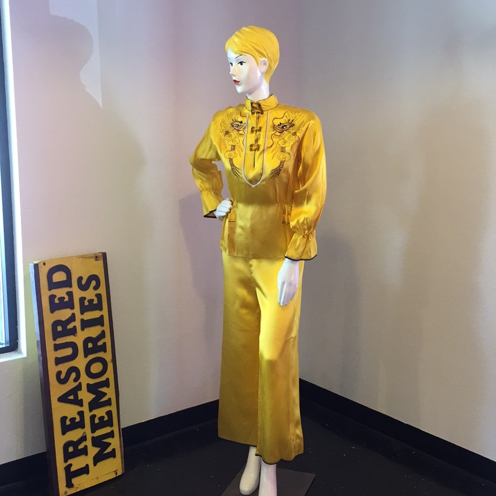 Asian Dragon Lounging Set in Vivid Yellow